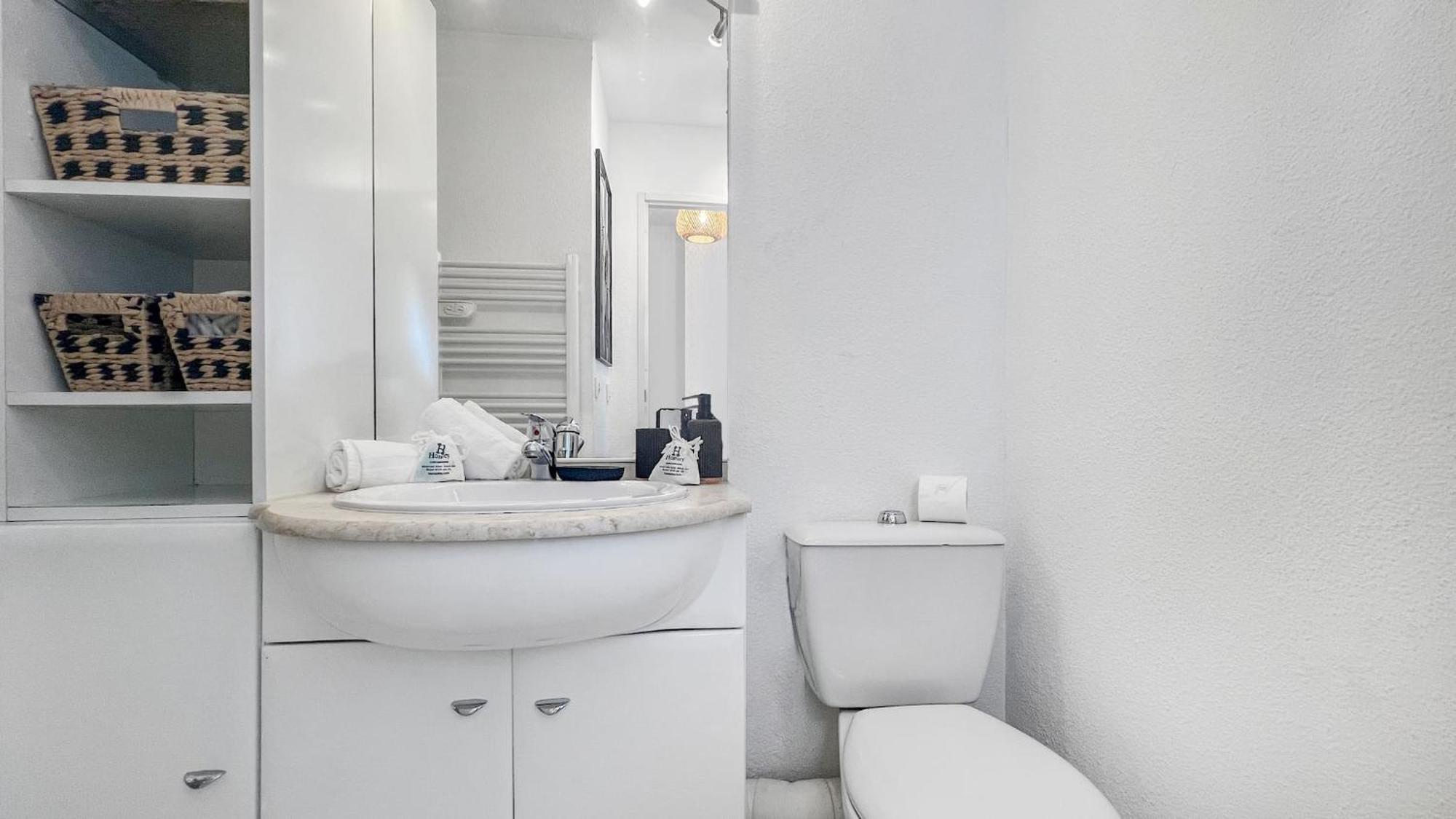 Homey Wild - Proche Gare Et Tram - Proche Centre - Balcon Prive - Parking Prive - Wifi Gratuit Аннмасс Екстер'єр фото