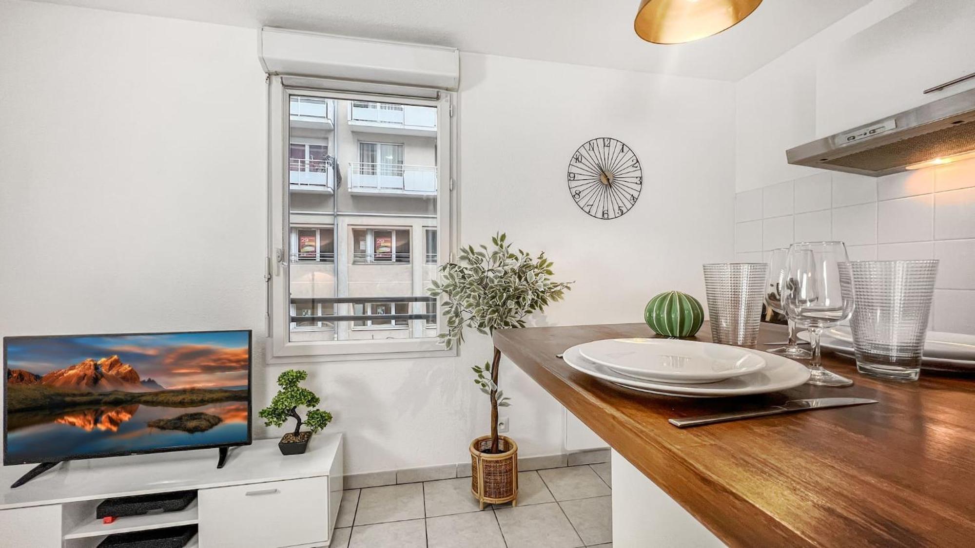 Homey Wild - Proche Gare Et Tram - Proche Centre - Balcon Prive - Parking Prive - Wifi Gratuit Аннмасс Екстер'єр фото